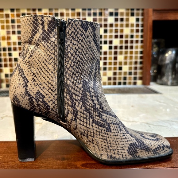Maripe! Ankle Zip Boot/Eve/Leather Snakeskin/Size-7 - Picture 7 of 16